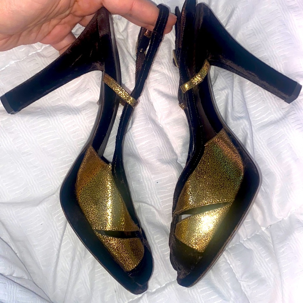 FENDI  Heels 100% Authentic used a few times